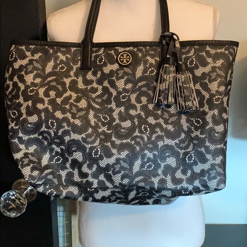 Tory Burch kerrington lace shopper tote